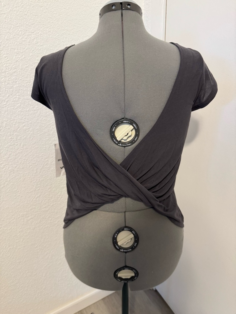 RVCA Twist Back Top Size M